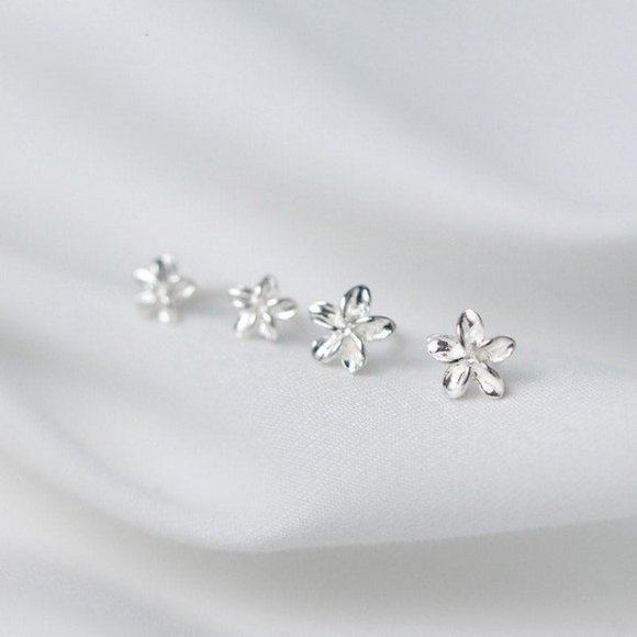 A pair Blossom Flower Stud Earrings -4.5mm-SS015 - Picture 2 of 9